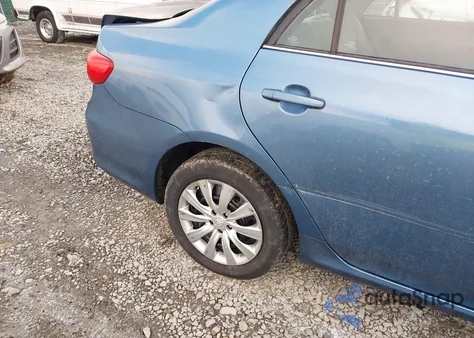 2013 Toyota Corolla Le z USA, uszkodzony, nr VIN 5YFBU4EE9DP138088